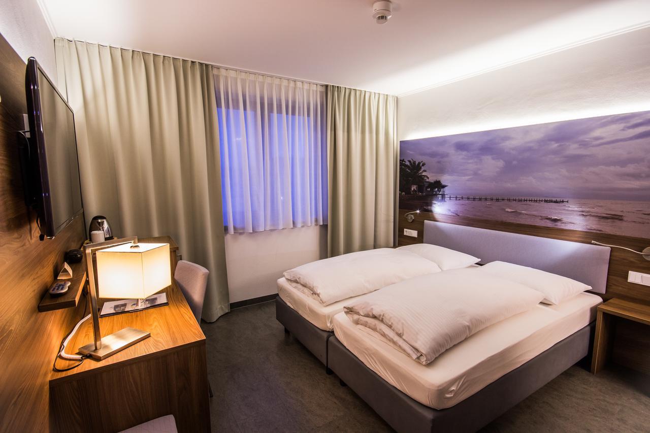 Hotel7Continents Neutraubling Zewnętrze zdjęcie